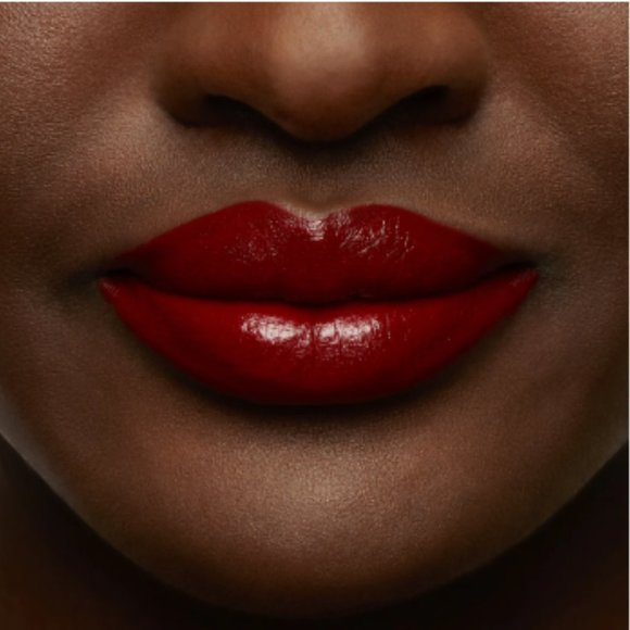 ❤️HP❤️ MAC Love Me Liquid Lipcolour - E For Effortless (deep burgundy red) - Picture 5 of 6